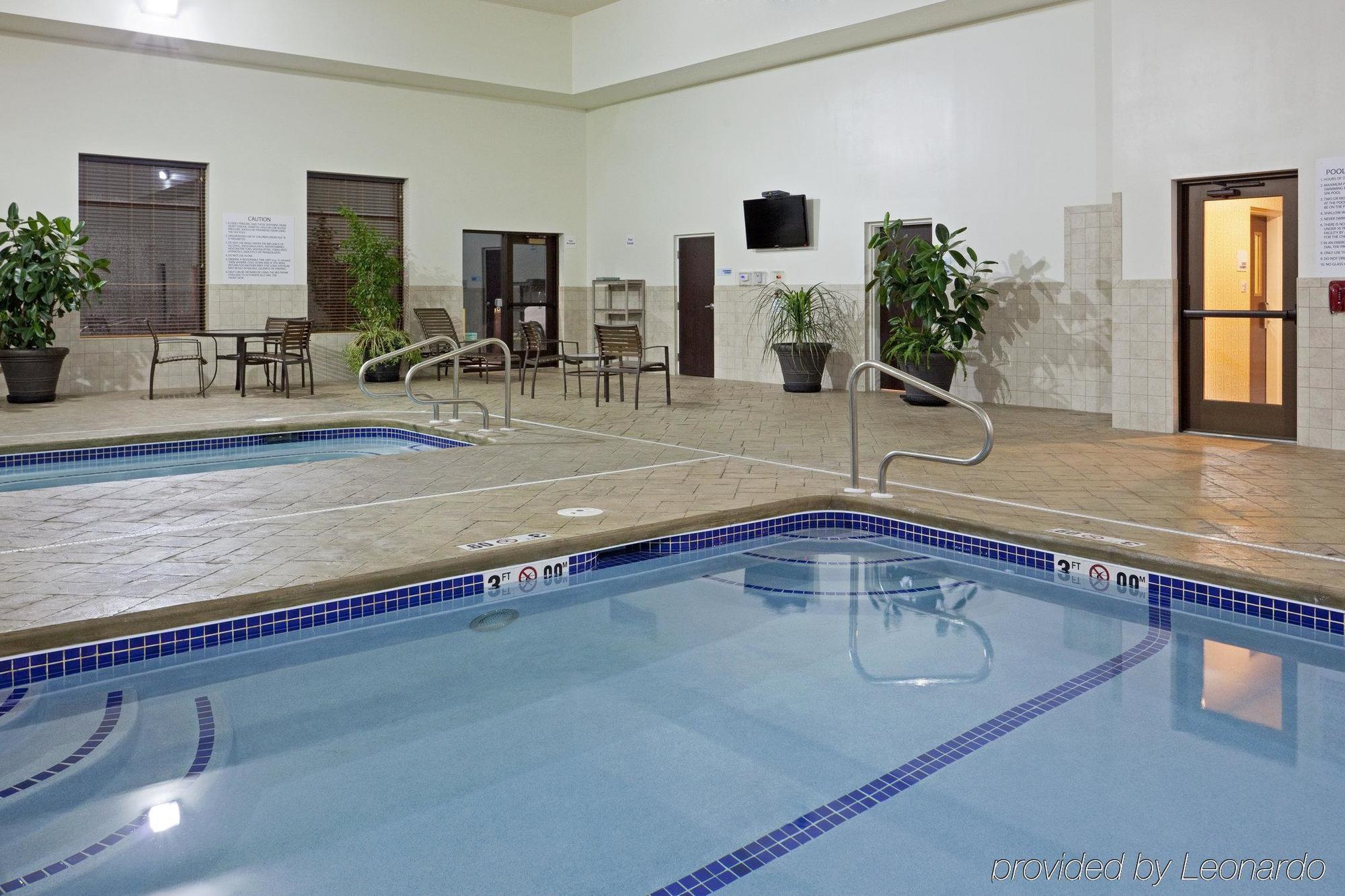 Holiday Inn Express & Suites Malone By Ihg Einrichtungen foto
