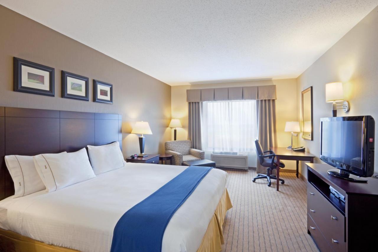Holiday Inn Express & Suites Malone By Ihg Zimmer foto